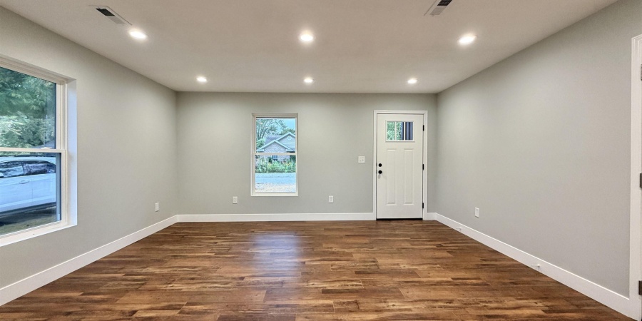 559 NW 3rd Street, Linton, Indiana 47441,MLS,202543435