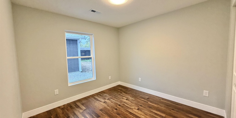 559 NW 3rd Street, Linton, Indiana 47441,MLS,202543435