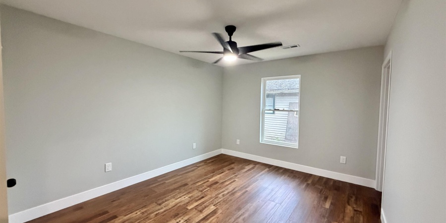 559 NW 3rd Street, Linton, Indiana 47441,MLS,202543435