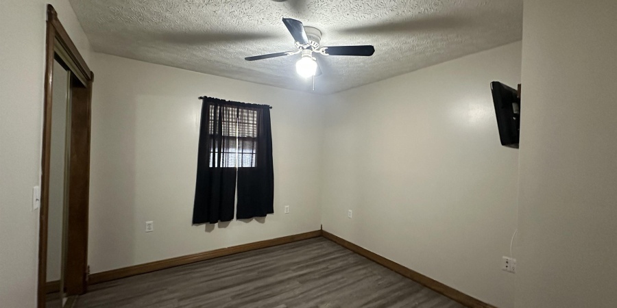 540 NE F Street, Linton, Indiana 47441,MLS,202543507