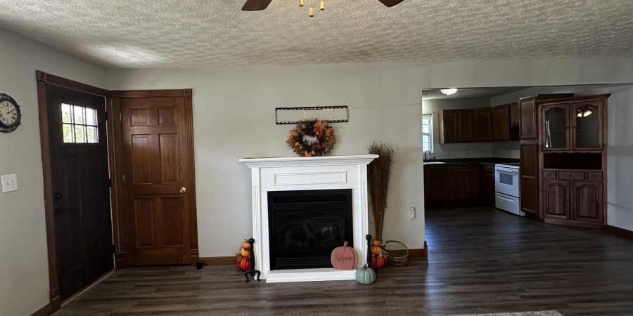 540 NE F Street, Linton, Indiana 47441,MLS,202543507