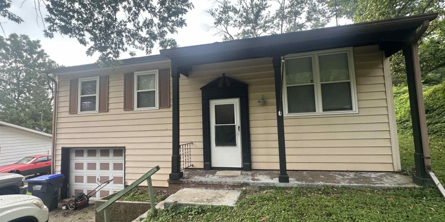 3721 W Tapp Road, Bloomington, Indiana 47403-3152,MLS,202543857