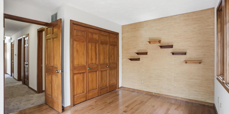 3801 N Bittersweet Drive, Bloomington, Indiana 47408,MLS,202543955