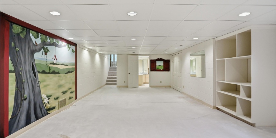 3801 N Bittersweet Drive, Bloomington, Indiana 47408,MLS,202543955