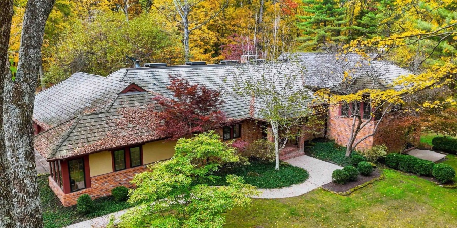 3801 N Bittersweet Drive, Bloomington, Indiana 47408,MLS,202543955