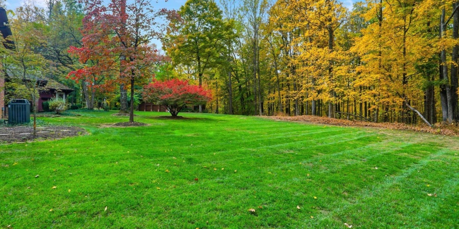 3801 N Bittersweet Drive, Bloomington, Indiana 47408,MLS,202543955