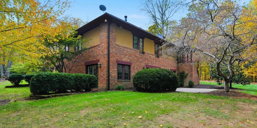 3801 N Bittersweet Drive, Bloomington, Indiana 47408,MLS,202543955