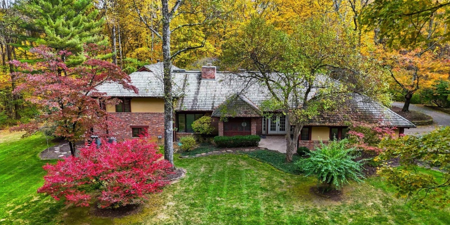 3801 N Bittersweet Drive, Bloomington, Indiana 47408,MLS,202543955