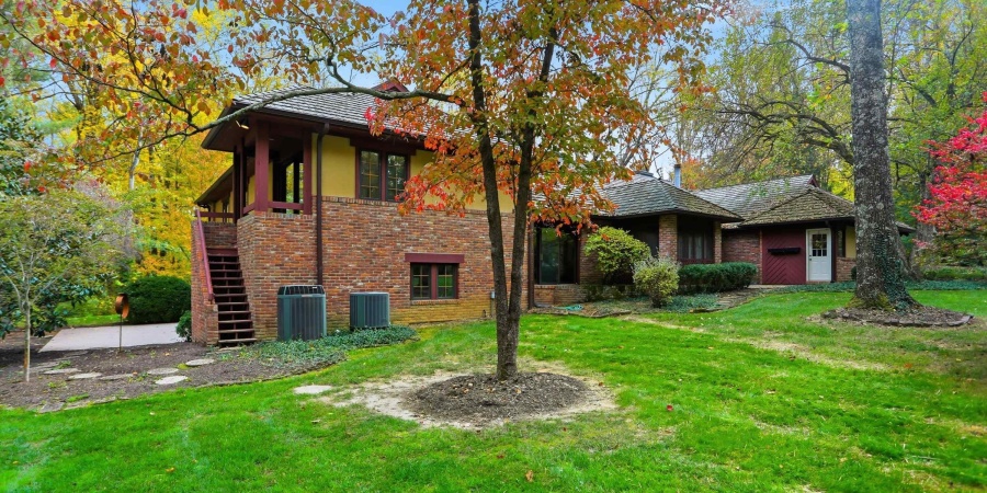 3801 N Bittersweet Drive, Bloomington, Indiana 47408,MLS,202543955