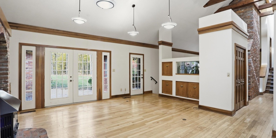 3801 N Bittersweet Drive, Bloomington, Indiana 47408,MLS,202543955