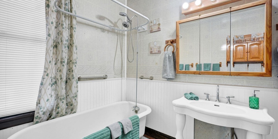 622 W Grissom Avenue, Mitchell, Indiana 47446,MLS,202544004