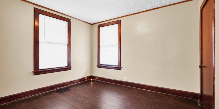 622 W Grissom Avenue, Mitchell, Indiana 47446,MLS,202544004