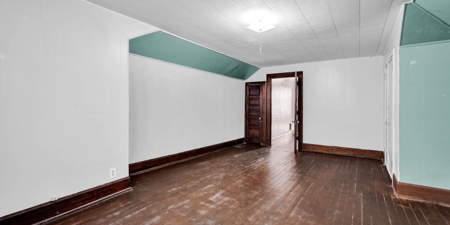 622 W Grissom Avenue, Mitchell, Indiana 47446,MLS,202544004