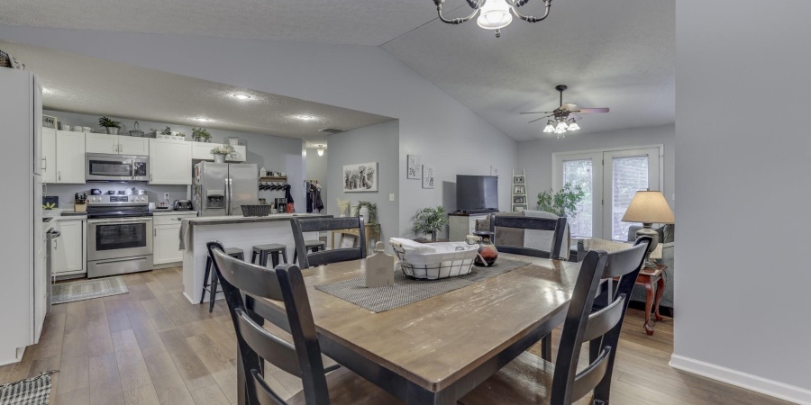 596 Briarwood Lane, Bedford, Indiana 47421,MLS,202544013