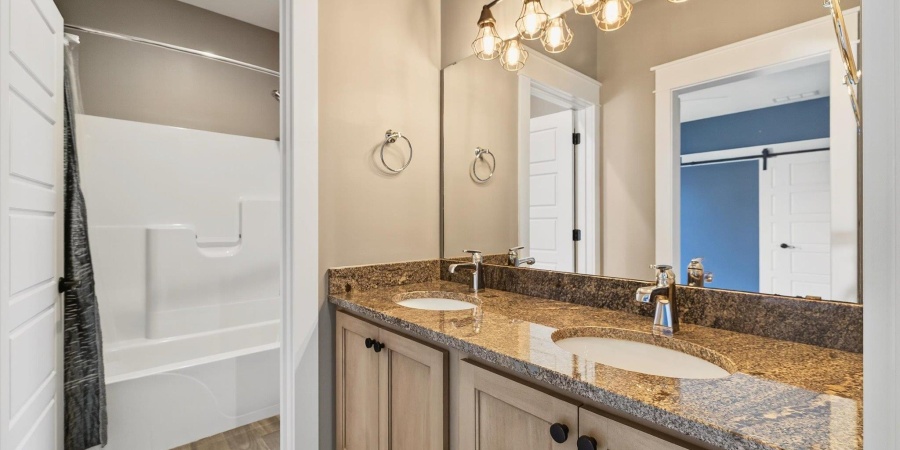 943 E Nicholas Lane, Ellettsville, Indiana 47429-8200,MLS,202544018