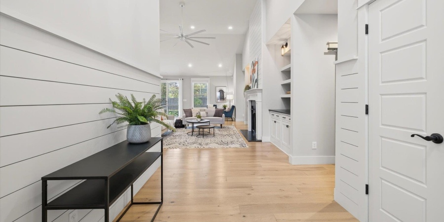 943 E Nicholas Lane, Ellettsville, Indiana 47429-8200,MLS,202544018