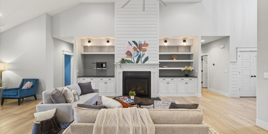 943 E Nicholas Lane, Ellettsville, Indiana 47429-8200,MLS,202544018