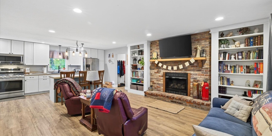 2415 W Amherst Road, Bloomington, Indiana 47404-9000,MLS,202544028