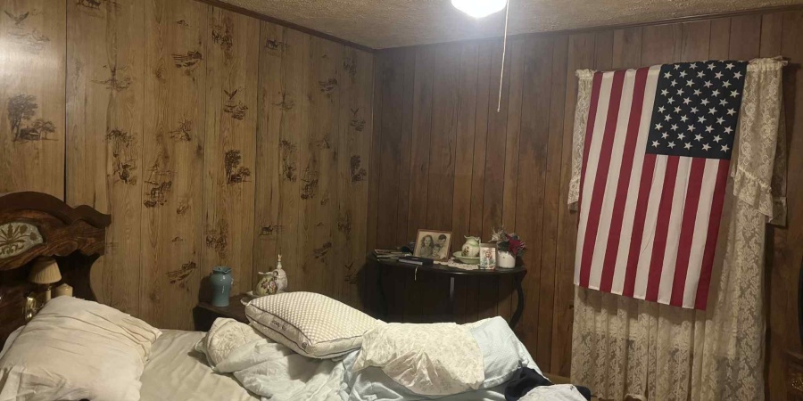 2462 Dixie Highway, Bedford, Indiana 47421,MLS,202544053