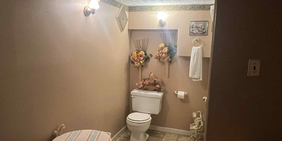 2462 Dixie Highway, Bedford, Indiana 47421,MLS,202544053