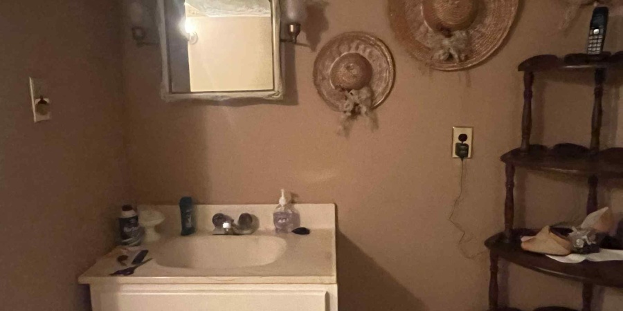 2462 Dixie Highway, Bedford, Indiana 47421,MLS,202544053