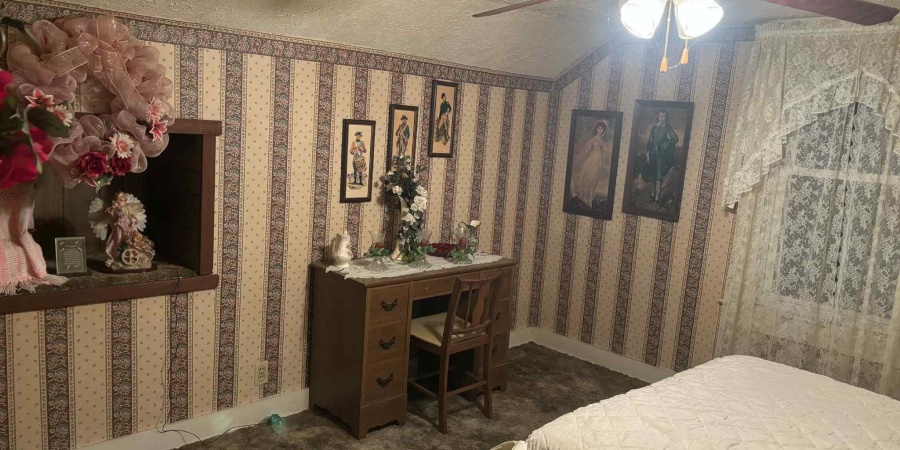 2462 Dixie Highway, Bedford, Indiana 47421,MLS,202544053