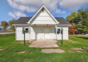 220 S 2nd Street, Ellettsville, Indiana 47429,MLS,202544107