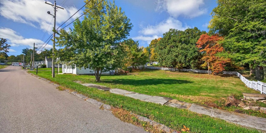 220 S 2nd Street, Ellettsville, Indiana 47429,MLS,202544107