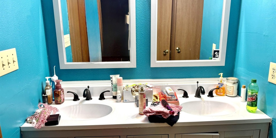 102 Elderbury Court, Mooresville, Indiana 46158-2056,MLS,202544220