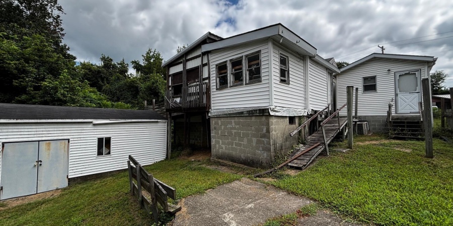 148 N Seminary Street, Bloomfield, Indiana 47424,MLS,202537697