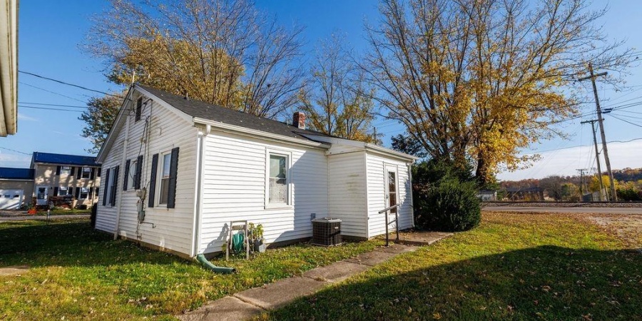 15 N Central Avenue, Spencer, Indiana 47460,MLS,202544368