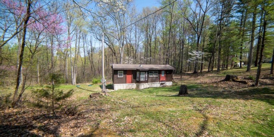 1423 N Lawrence Hollow Drive, Bloomfield, Indiana 47424-5976,MLS,202544514