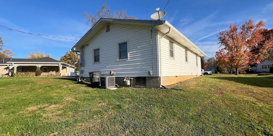 2858 Hillside Drive, Bedford, Indiana 47421,MLS,202544627