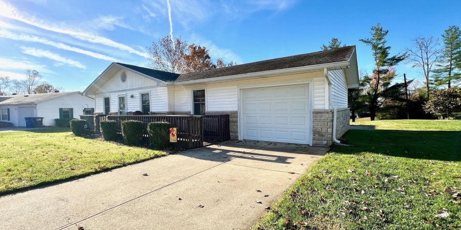 2858 Hillside Drive, Bedford, Indiana 47421,MLS,202544627