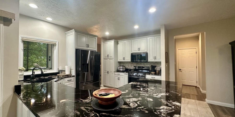 9103 Front Nine Drive, Bloomington, Indiana 47401,MLS,202544810