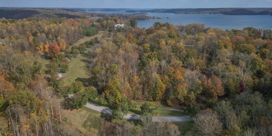 2556 E Sailor Lane, Bloomington, Indiana 47401,MLS,202544912