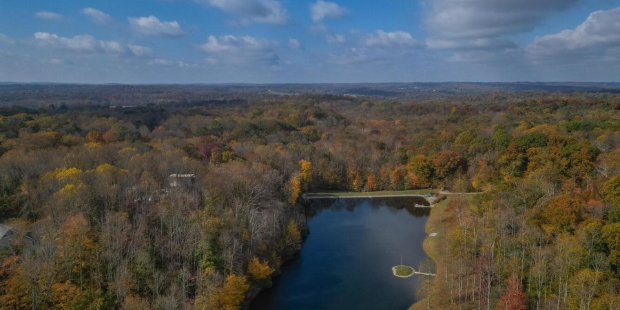 2556 E Sailor Lane, Bloomington, Indiana 47401,MLS,202544912