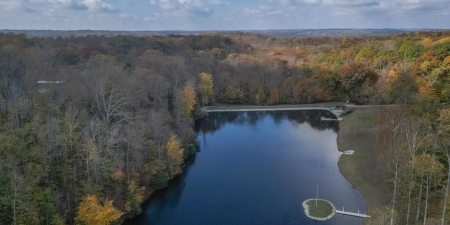 2556 E Sailor Lane, Bloomington, Indiana 47401,MLS,202544912