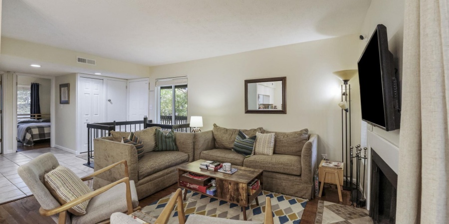 9018 S Pointe Ridge Lane, Bloomington, Indiana 47401,MLS,202544873