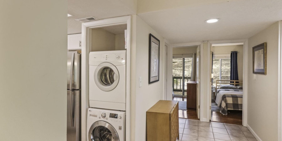 9018 S Pointe Ridge Lane, Bloomington, Indiana 47401,MLS,202544873