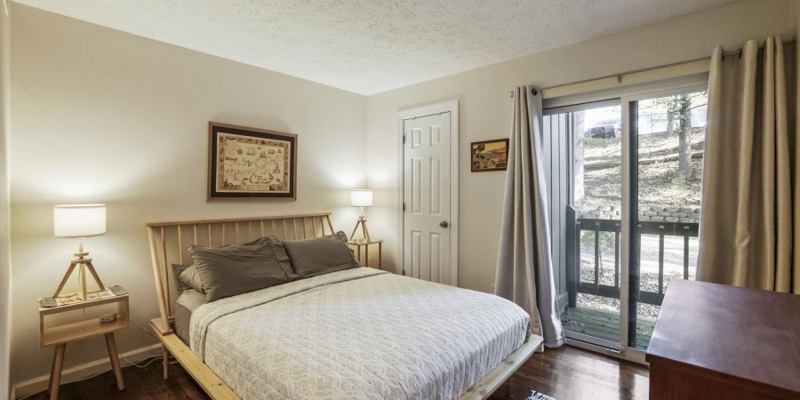 9018 S Pointe Ridge Lane, Bloomington, Indiana 47401,MLS,202544873