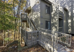 9018 S Pointe Ridge Lane, Bloomington, Indiana 47401,MLS,202544873