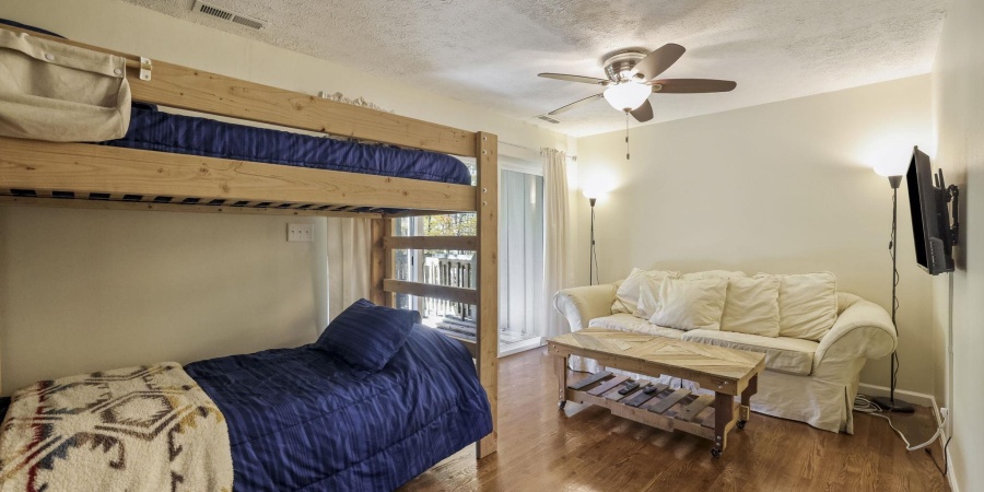 9018 S Pointe Ridge Lane, Bloomington, Indiana 47401,MLS,202544873