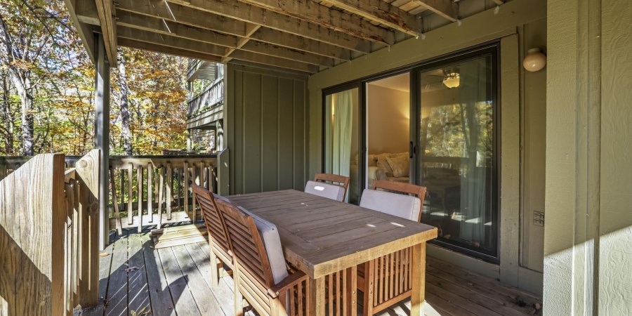 9018 S Pointe Ridge Lane, Bloomington, Indiana 47401,MLS,202544873