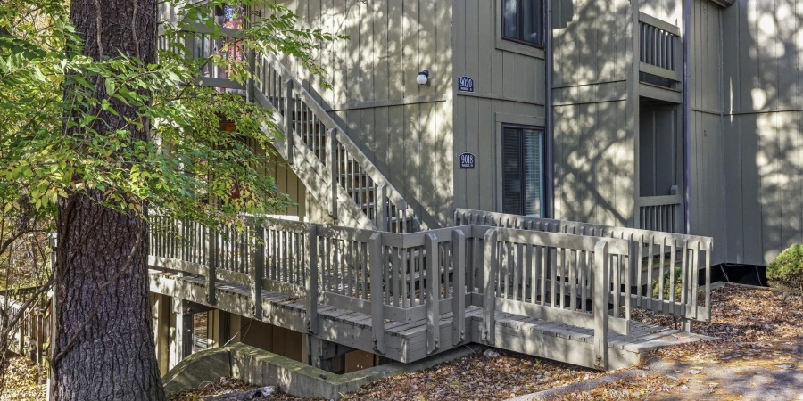 9018 S Pointe Ridge Lane, Bloomington, Indiana 47401,MLS,202544873