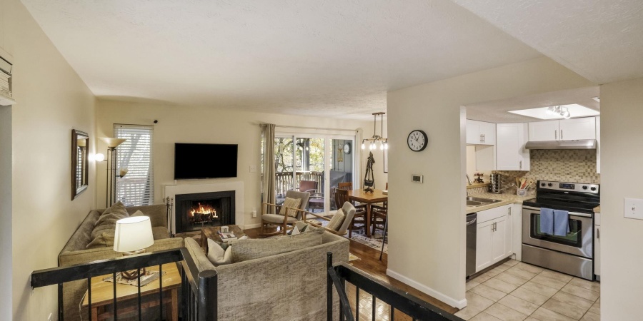 9018 S Pointe Ridge Lane, Bloomington, Indiana 47401,MLS,202544873