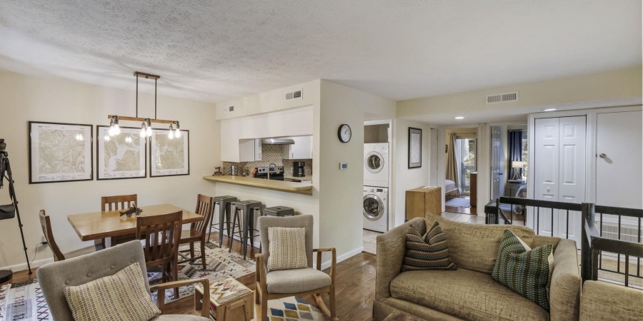 9018 S Pointe Ridge Lane, Bloomington, Indiana 47401,MLS,202544873