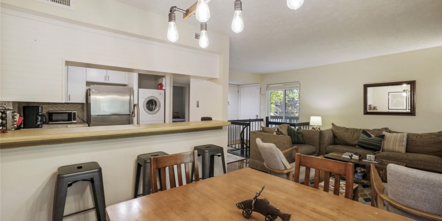 9018 S Pointe Ridge Lane, Bloomington, Indiana 47401,MLS,202544873