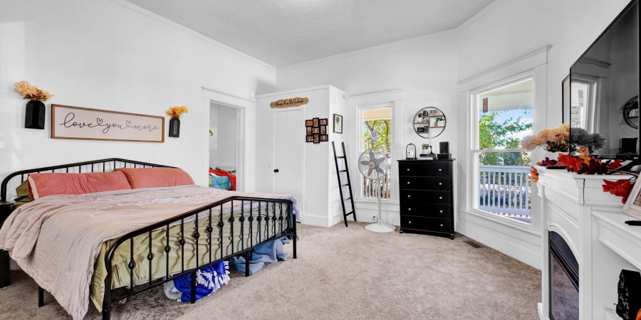 624 15th Street, Bedford, Indiana 47421,MLS,202544965