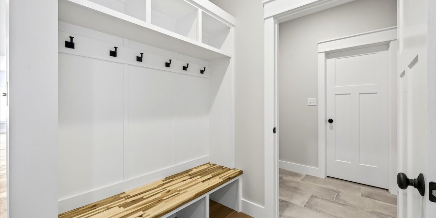 724 E Crestline Drive, Bloomington, Indiana 47401,MLS,202545004